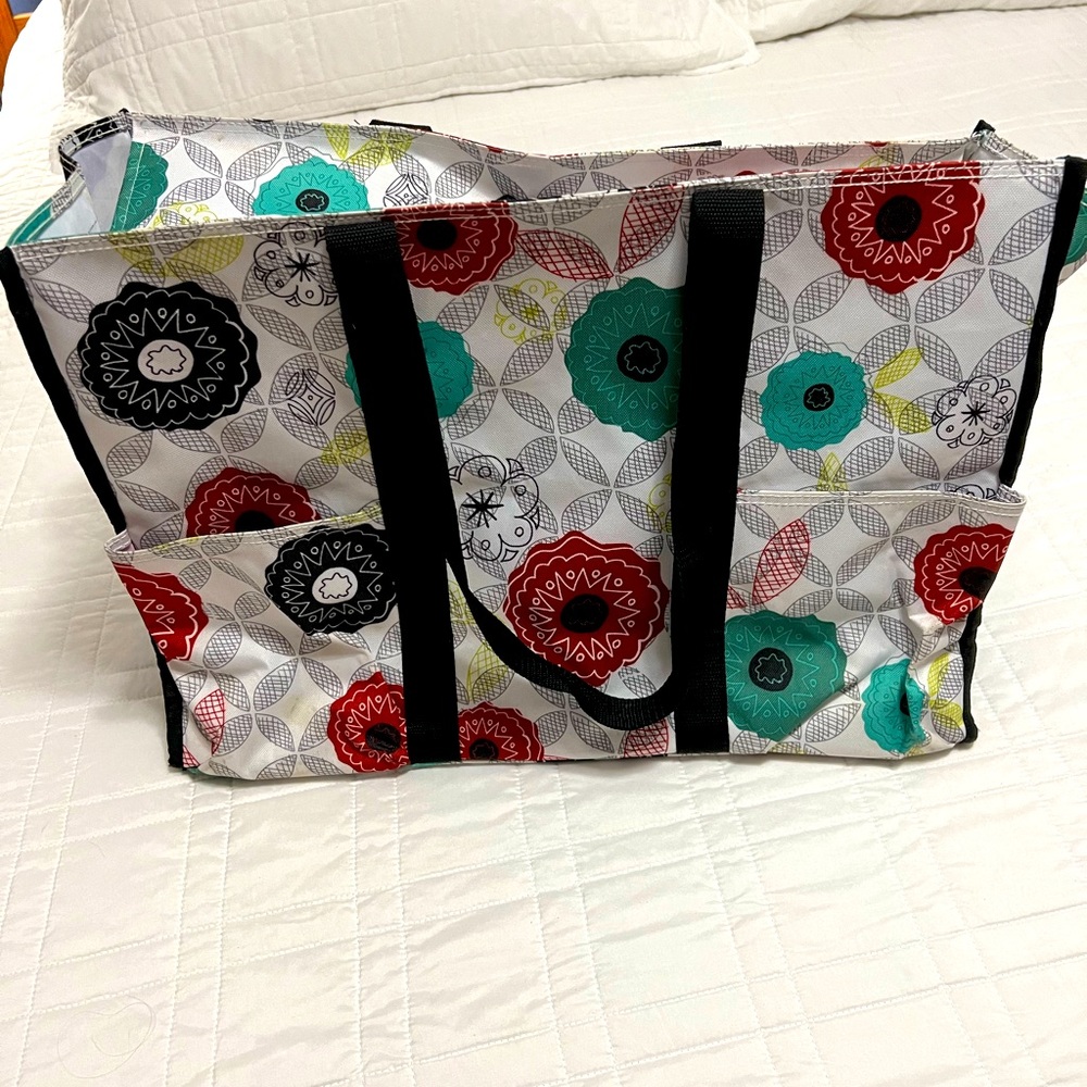 Thirty One large zip top organizing utility tote, great condition.